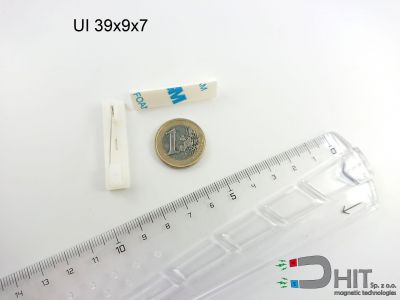UI 39x9x7 [BA]  - magnetyczne uchwyty do identyfikatorów